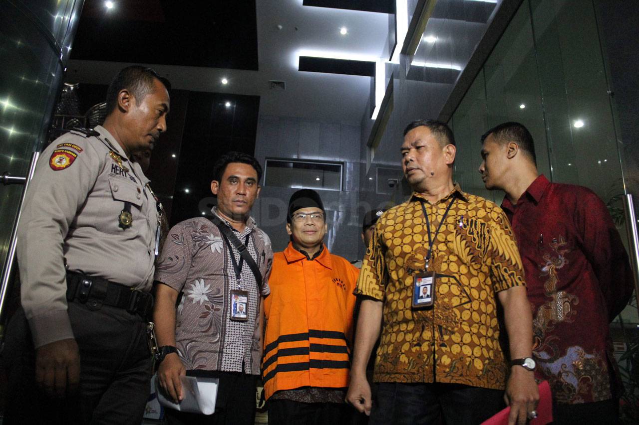 KPK Resmi Menahan Wakil...