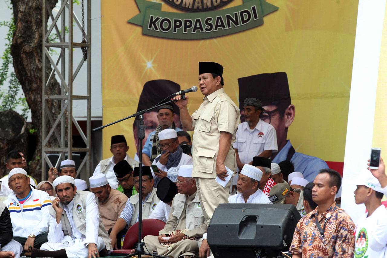 Prabowo Subianto Hadiri...