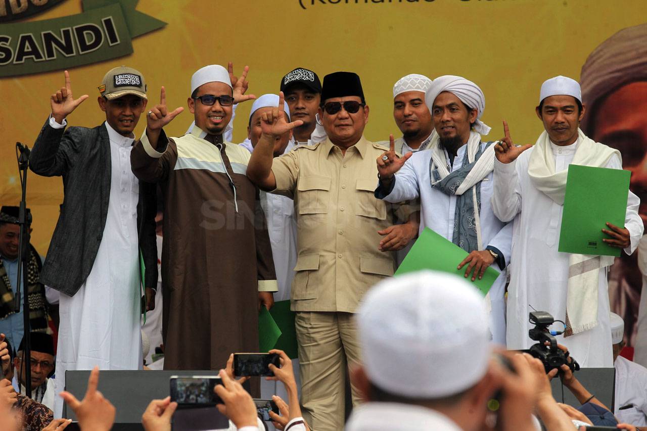 Prabowo Subianto Hadiri...