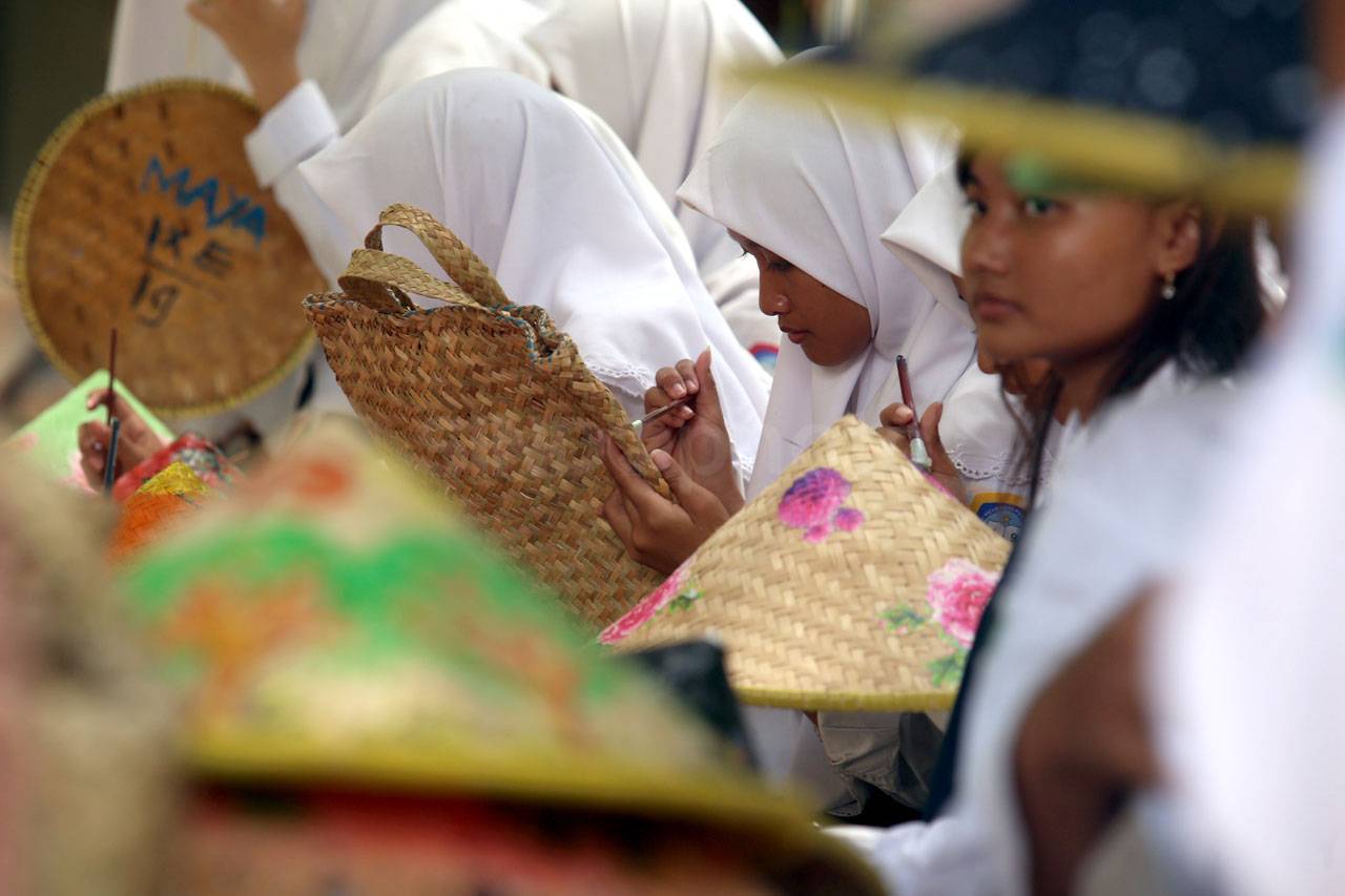 Pelajar SMPN 19 Surabaya...