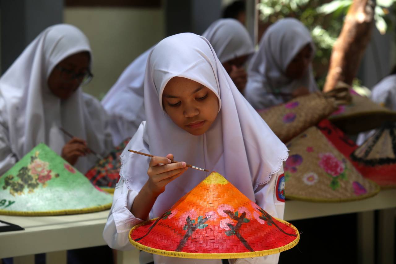 Pelajar SMPN 19 Surabaya...