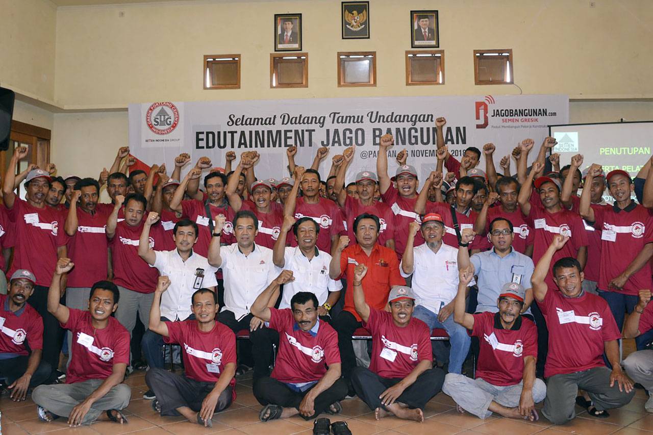 Semen Indonesia Berikan...
