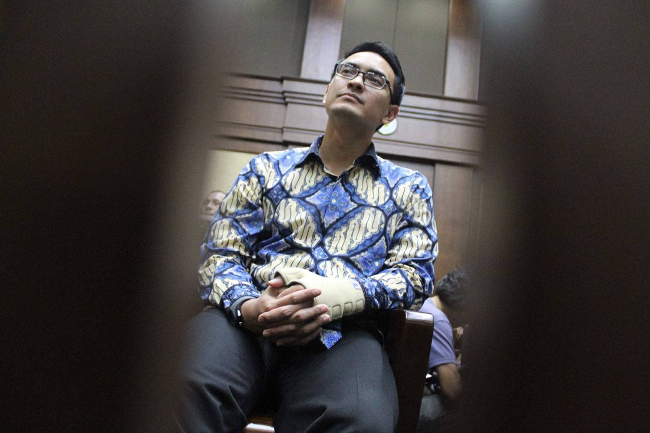 Jaksa KPK Tuntut Zumi...