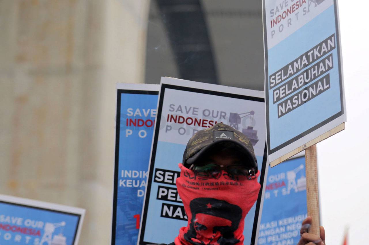 Aksi Selamatkan Pelabuhan...