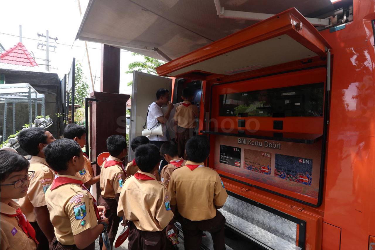 Keseruan Karyawan Millenial...