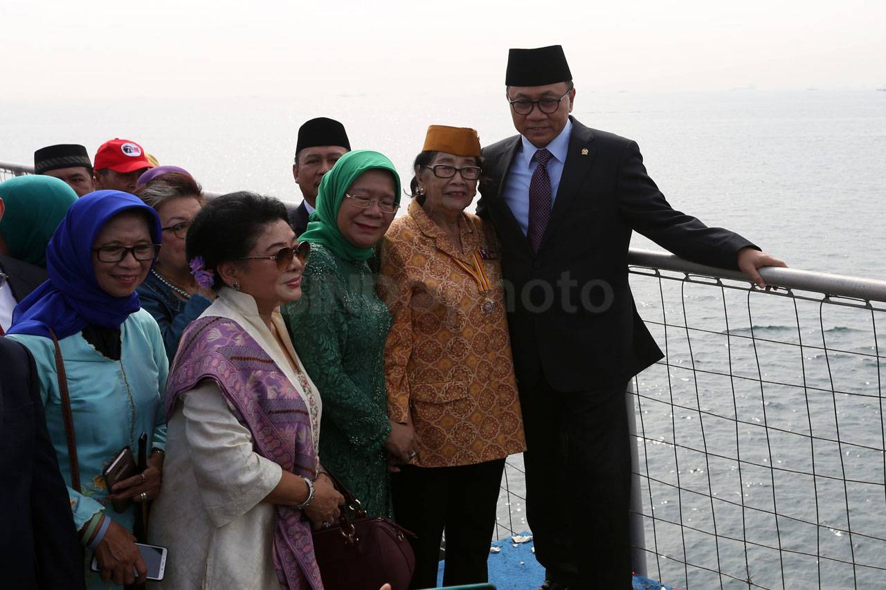 Ketua MPR Pimpin Upacara...