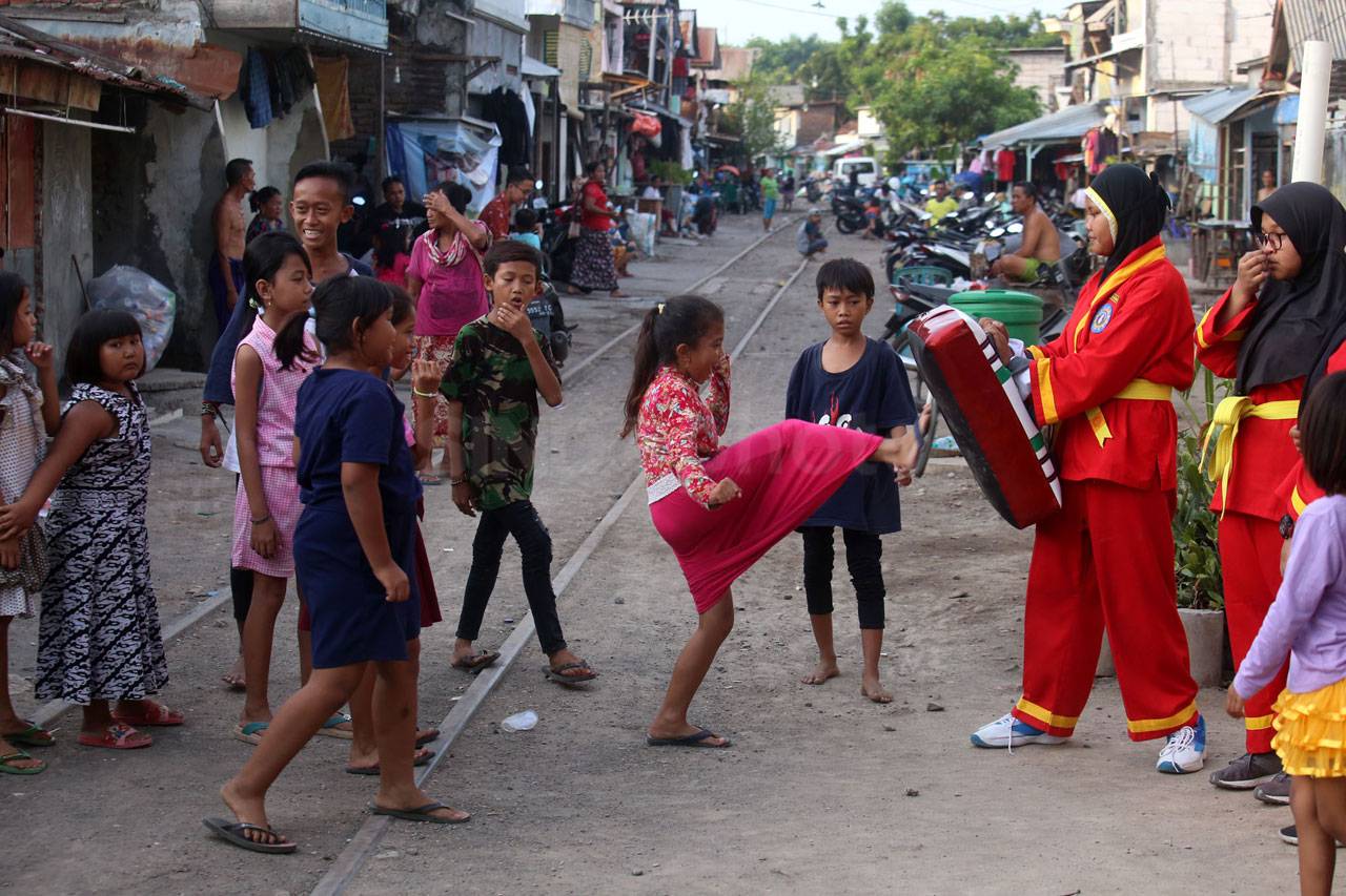 Peringati Hari Pahlawan,...