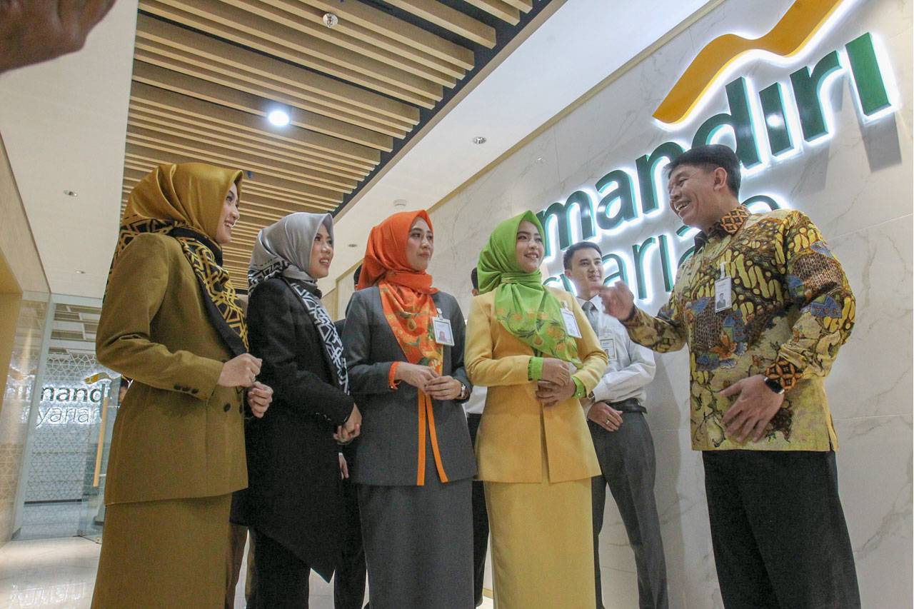 Mandiri Syariah Perkenalkan...