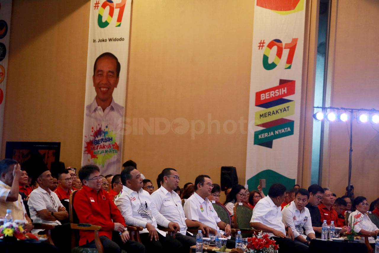 Hasto Kristiyanto Hadiri...