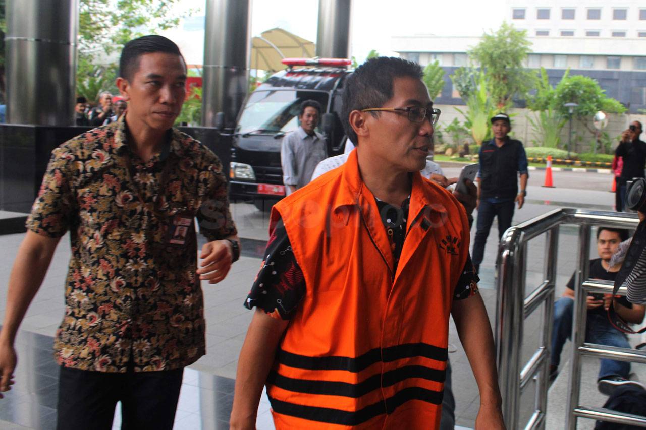KPK Lanjutkan Pemeriksaan...