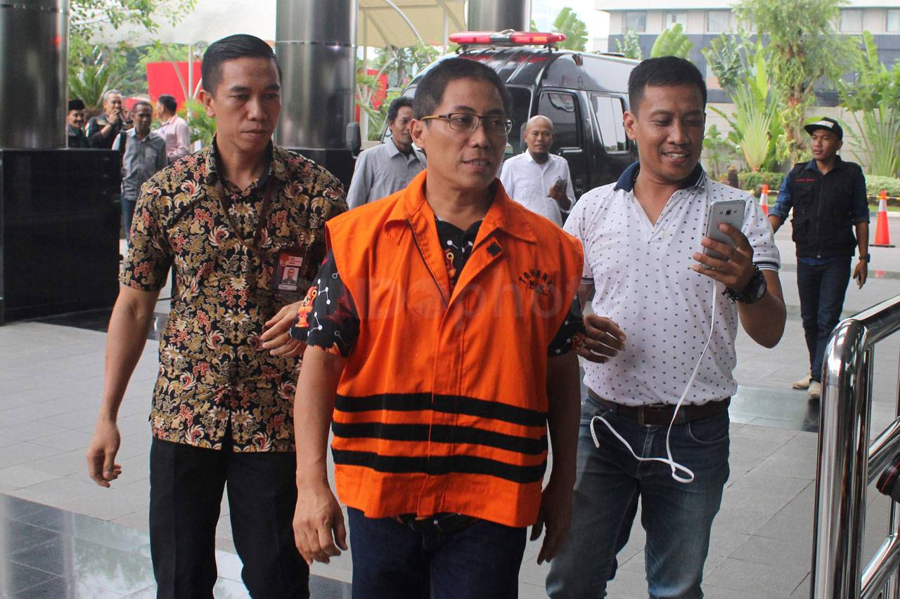 KPK Lanjutkan Pemeriksaan...