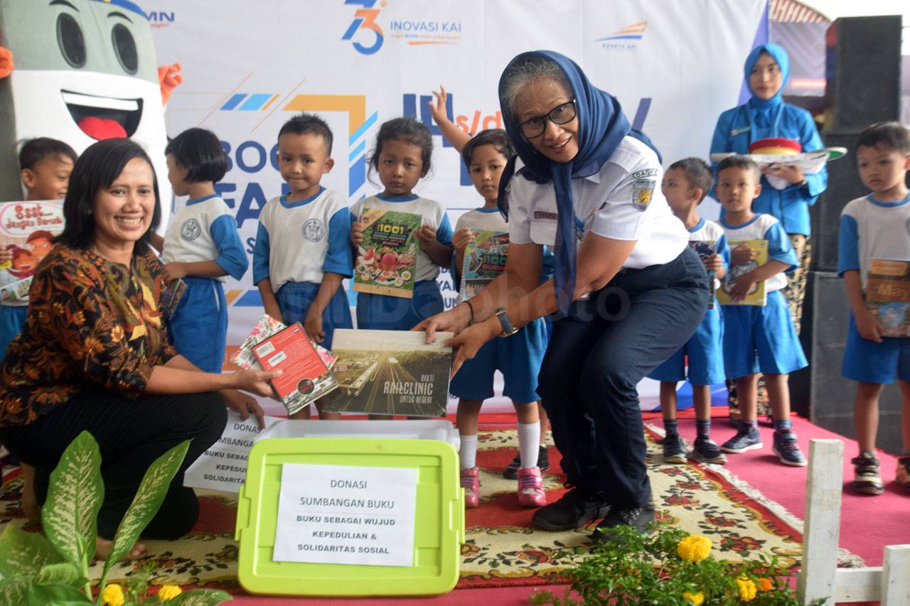 PT KAI Gelar Book Fair...