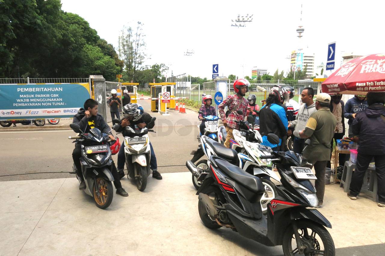 Masuk Area Parkir GBK...