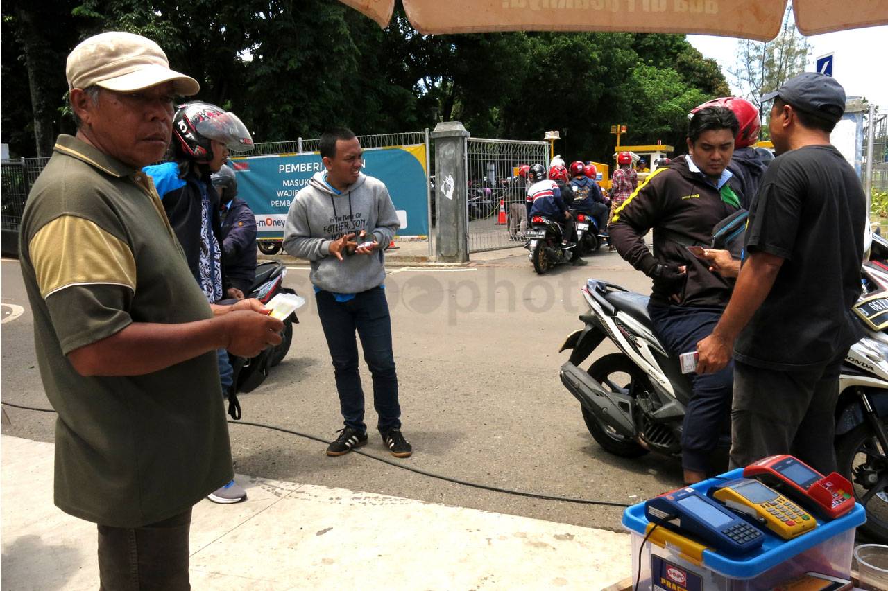 Masuk Area Parkir GBK...