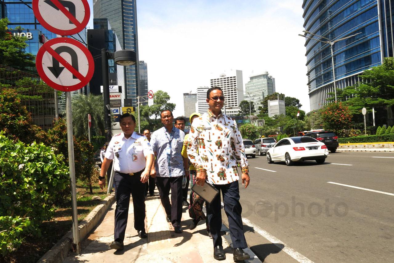 Anies Baswedan Susuri...