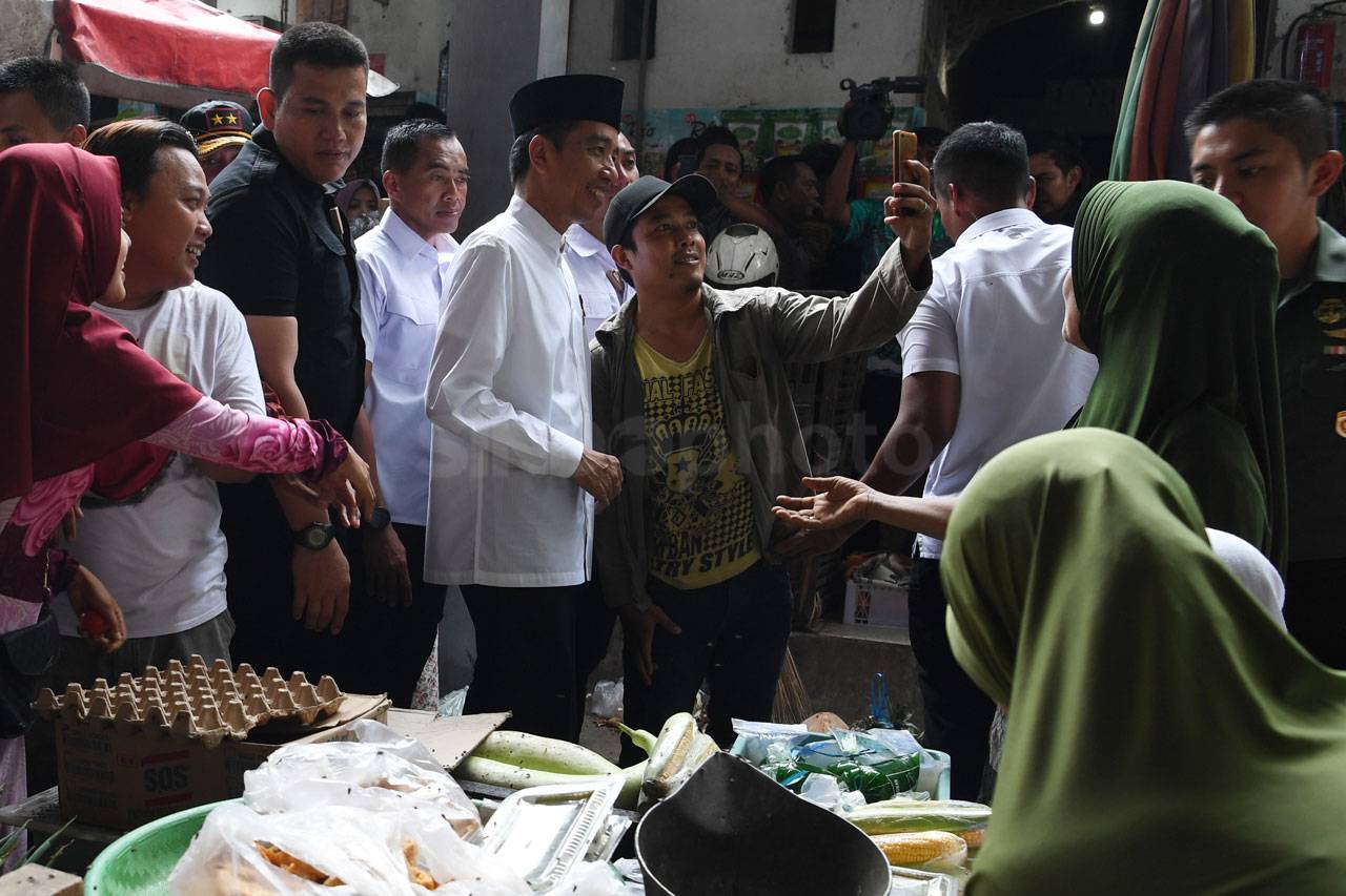 Presiden Jokowi Kunjungi...
