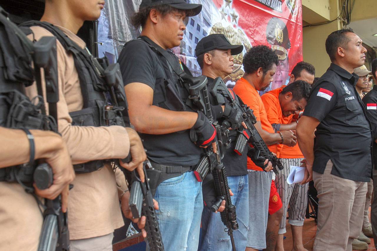Pembunuh Dua Anggota...