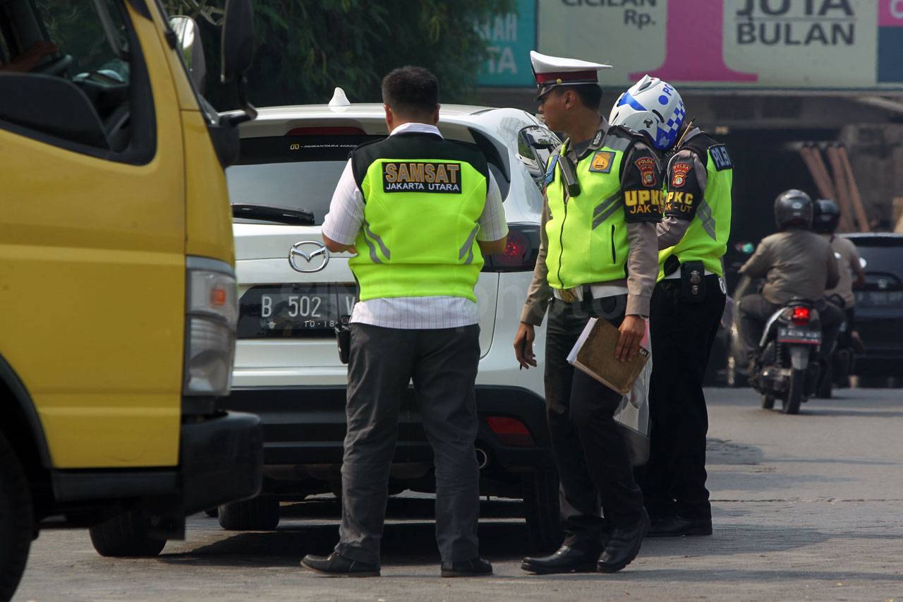 Kejar Target Pajak,...
