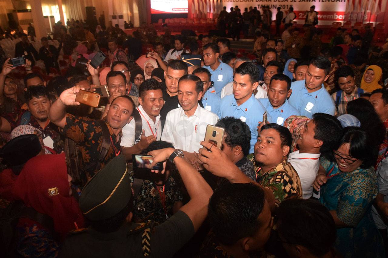 Presiden Jokowi hadiri...