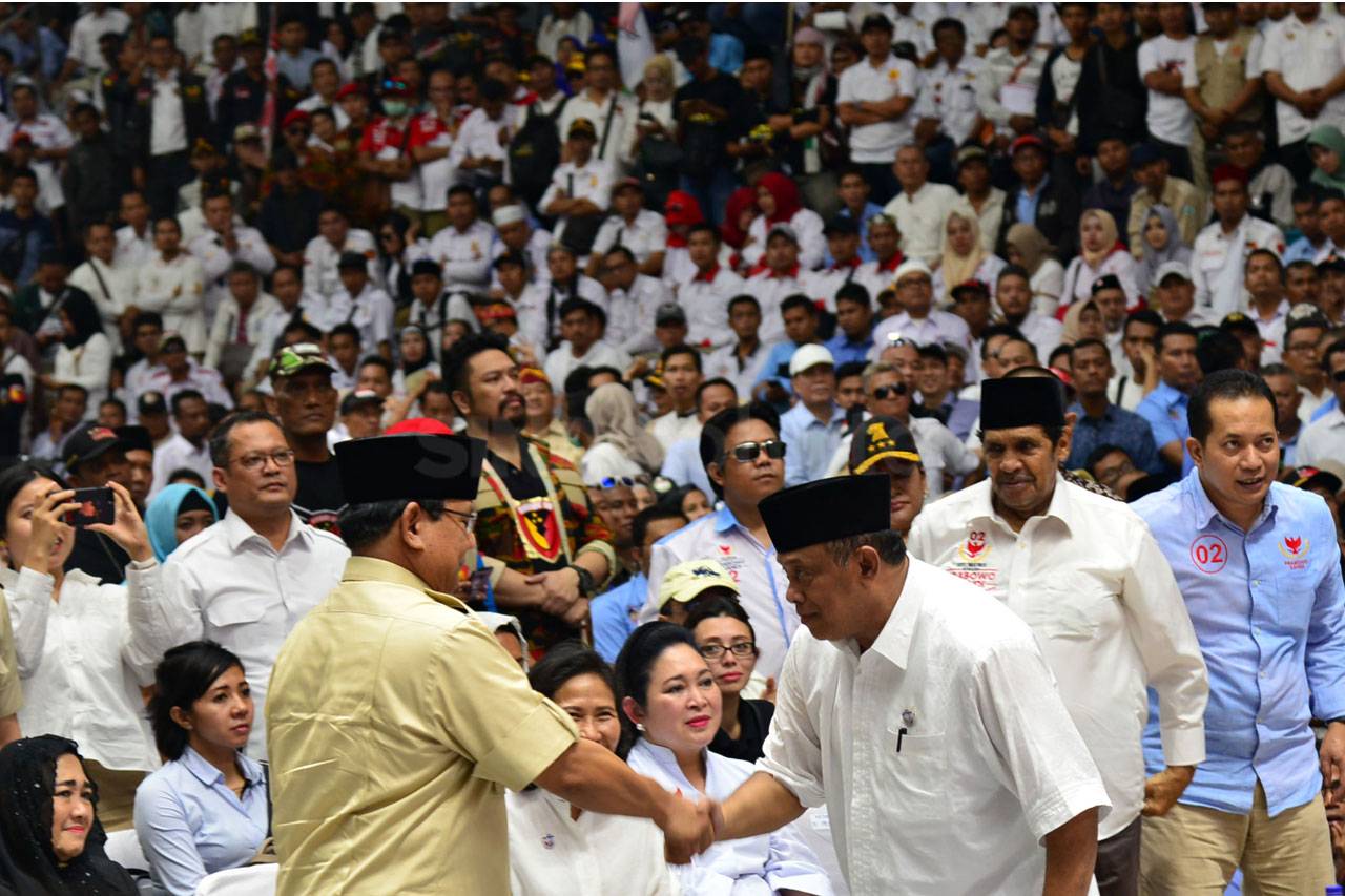 Capres Prabowo Berikan...