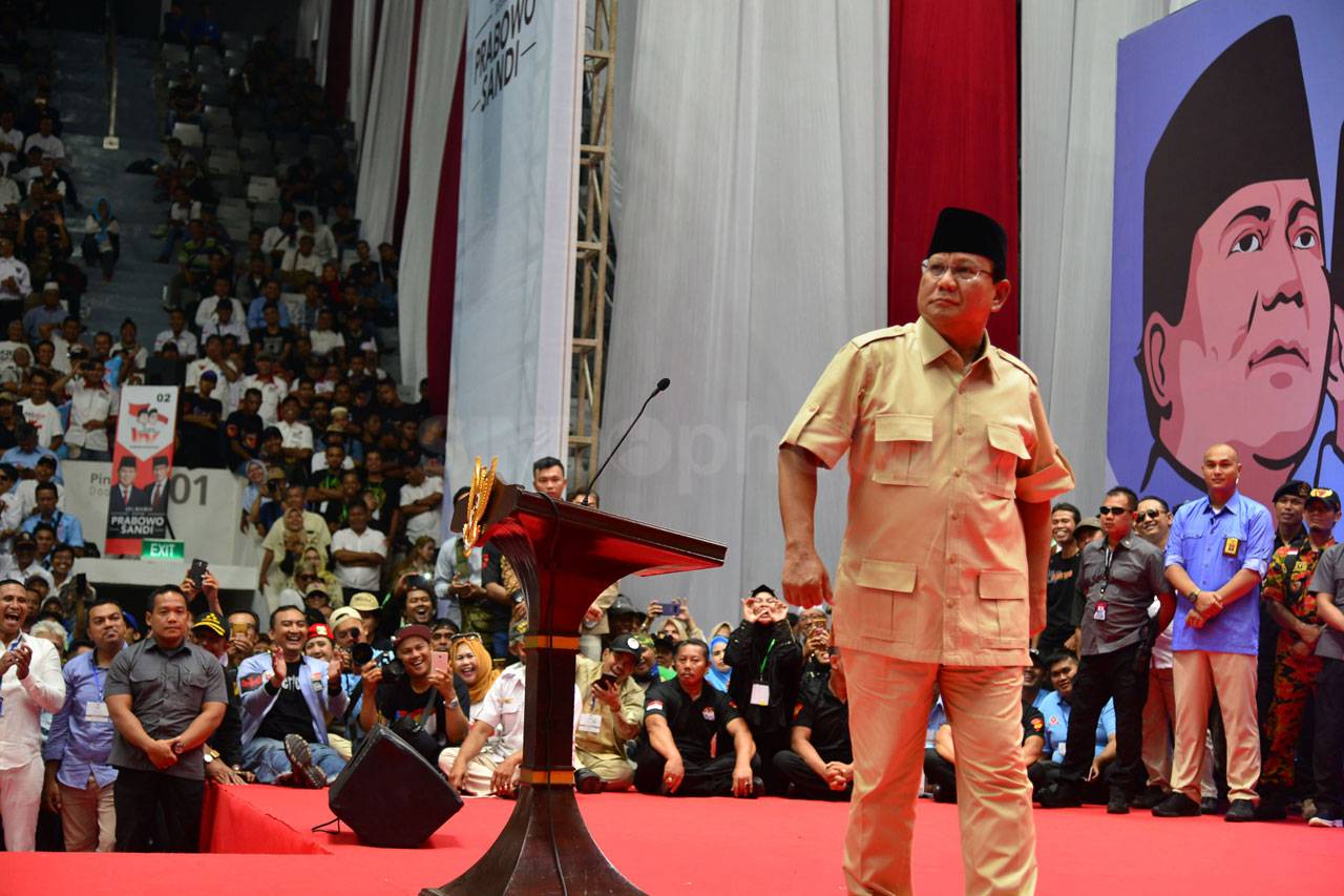 Capres Prabowo Berikan...