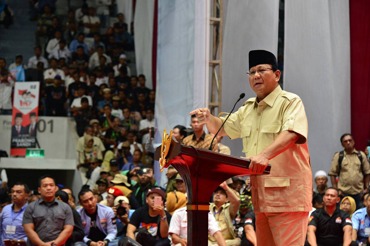Capres Prabowo Berikan...