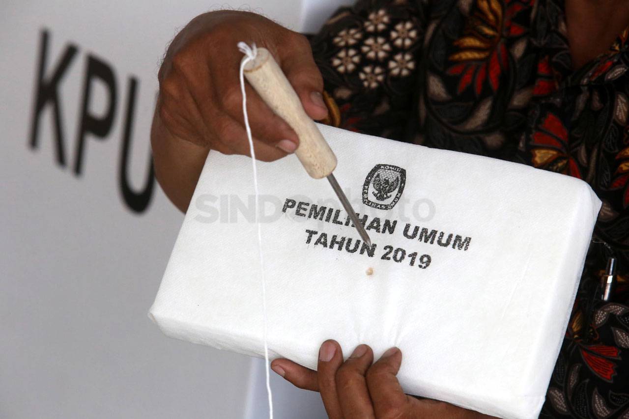 KPU Surabaya Siapkan...