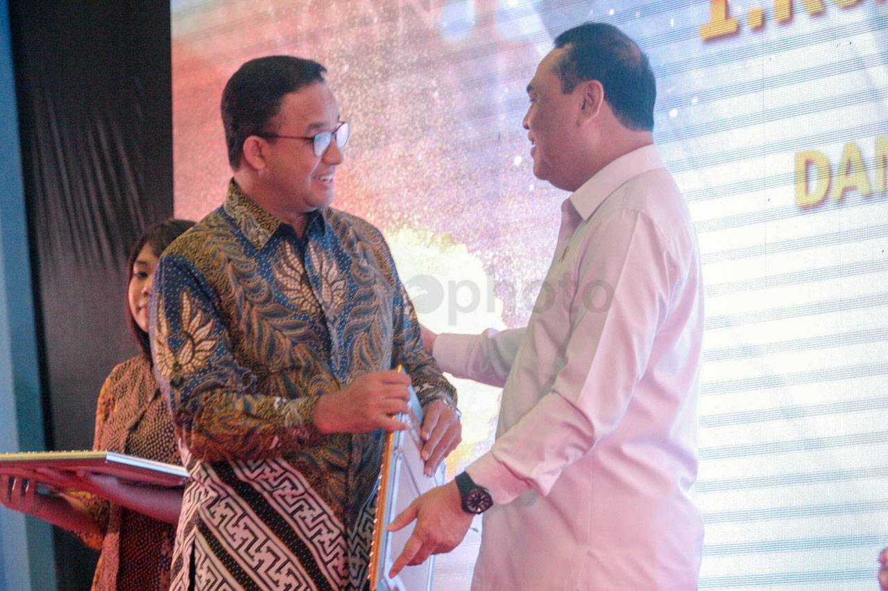 Gubernur DKI Terima...