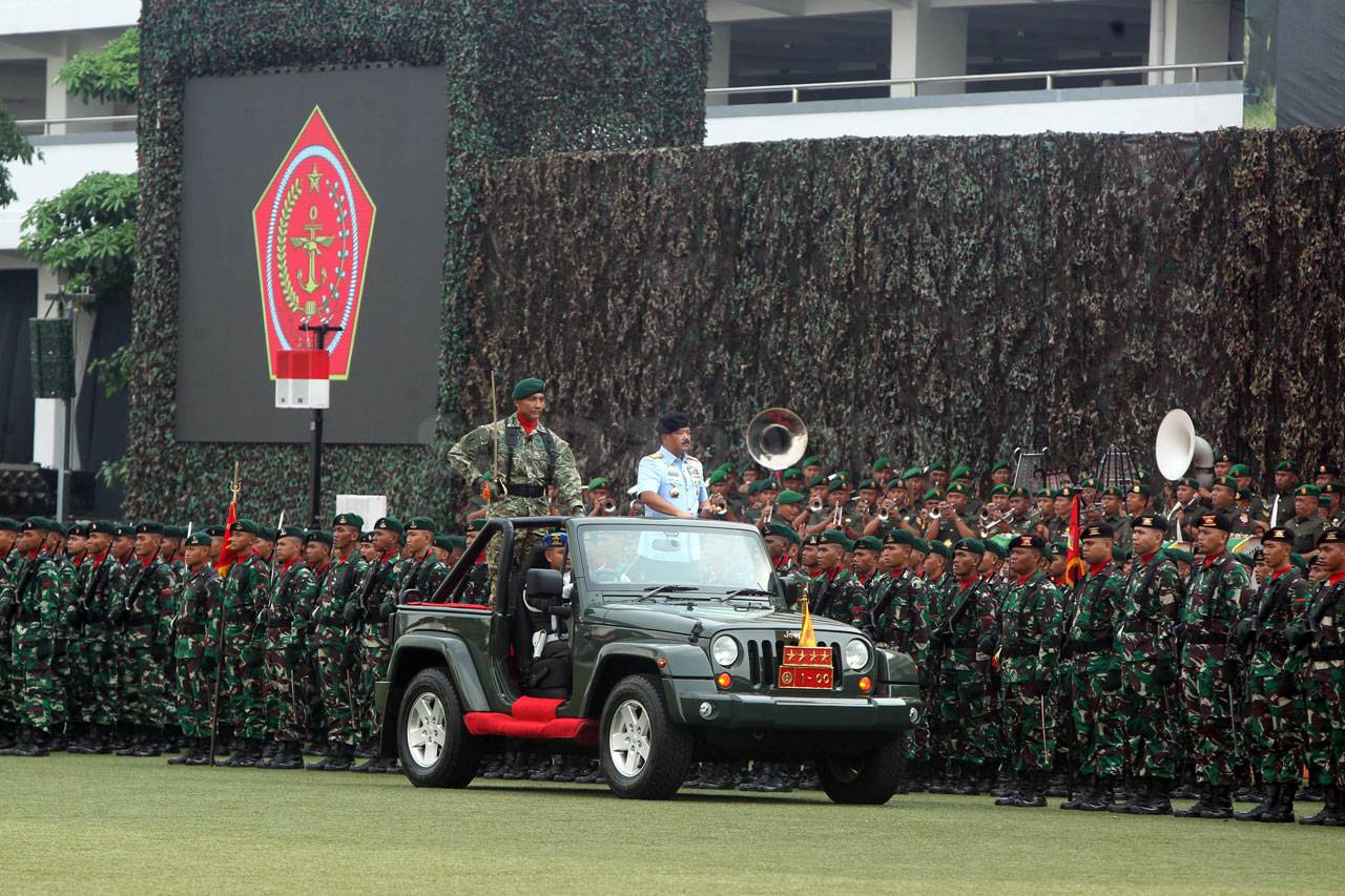 Panglima TNI Pimpin...