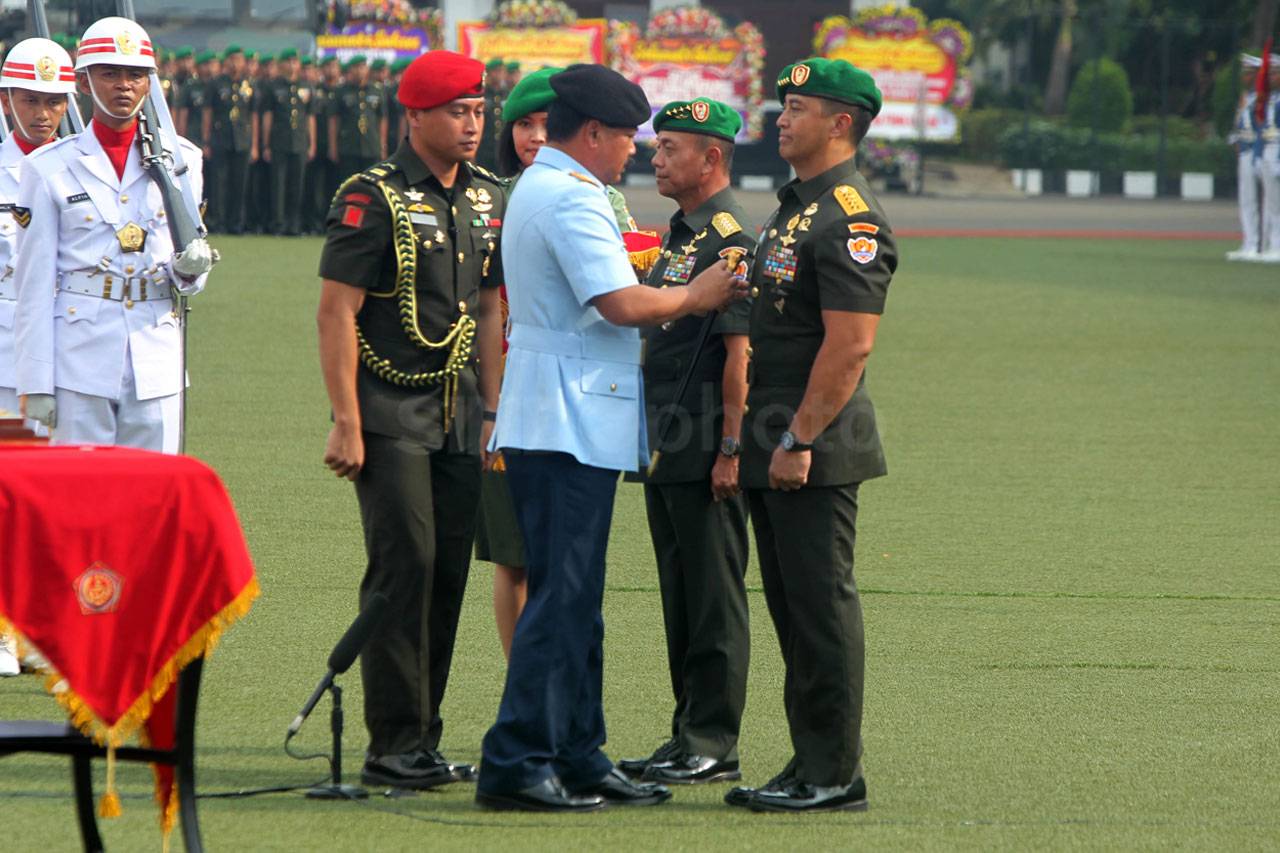 Panglima TNI Pimpin...