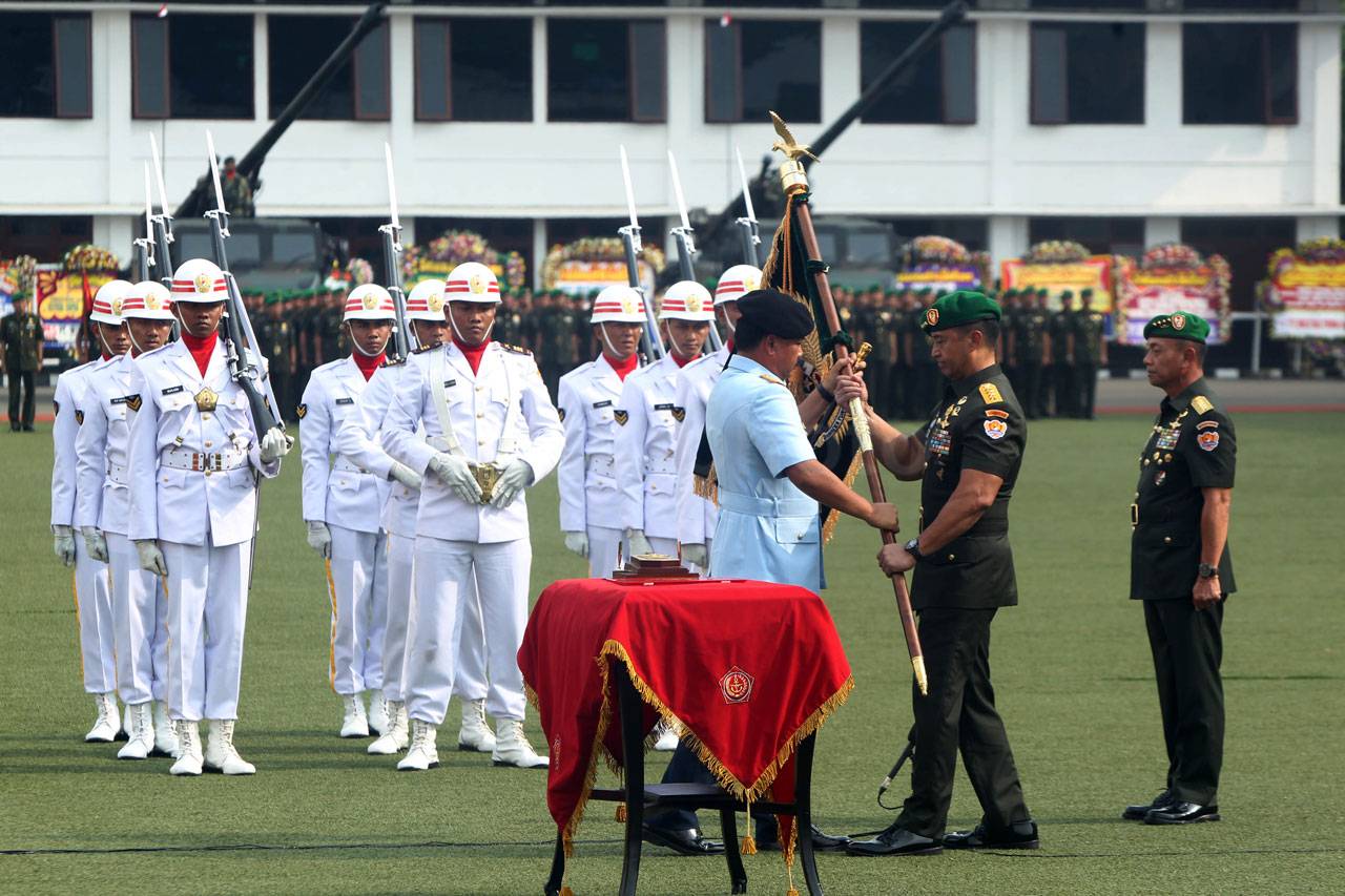 Panglima TNI Pimpin...