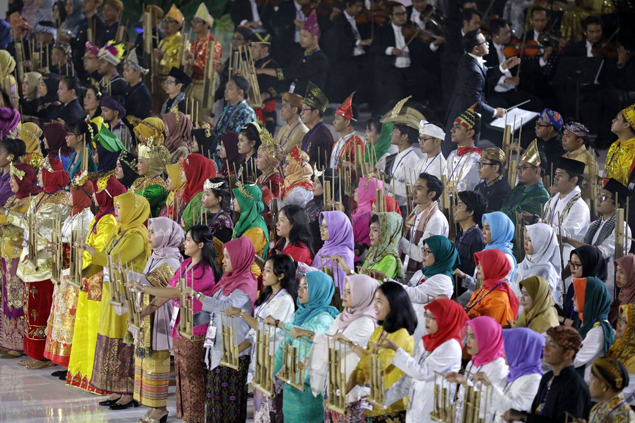 Presiden Jokowi Hadiri...
