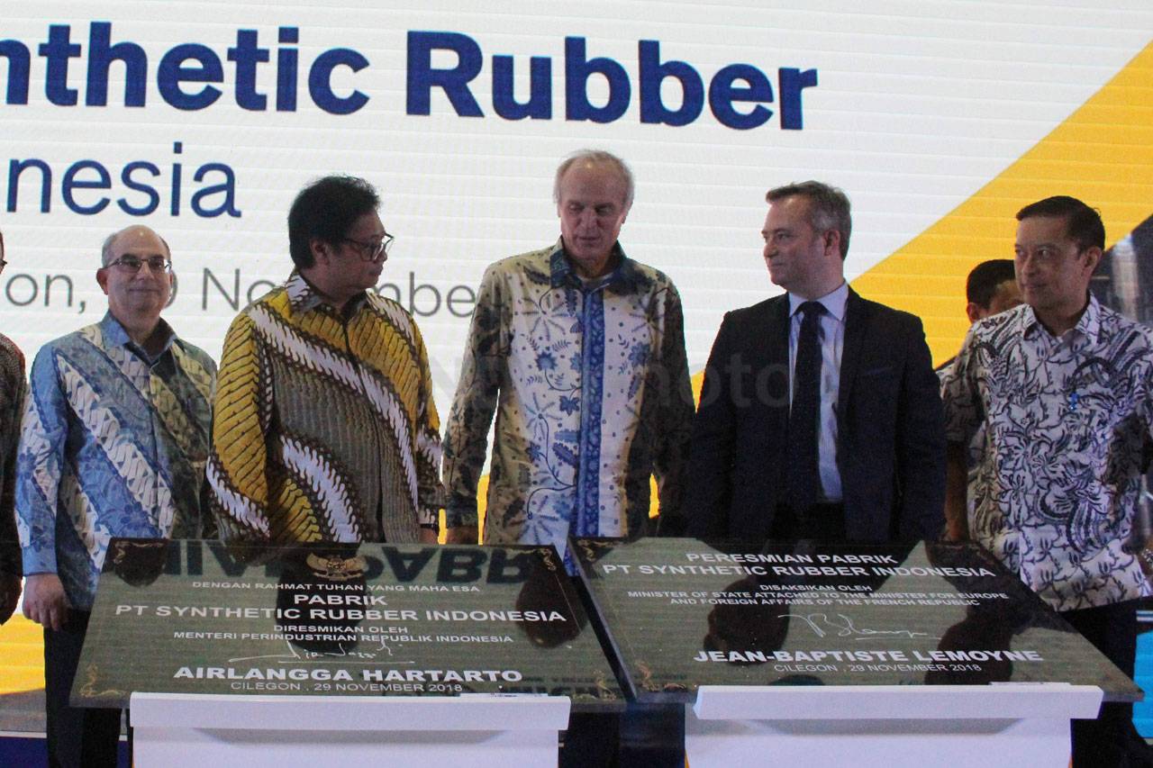 Menperin Airlangga Hertanto...