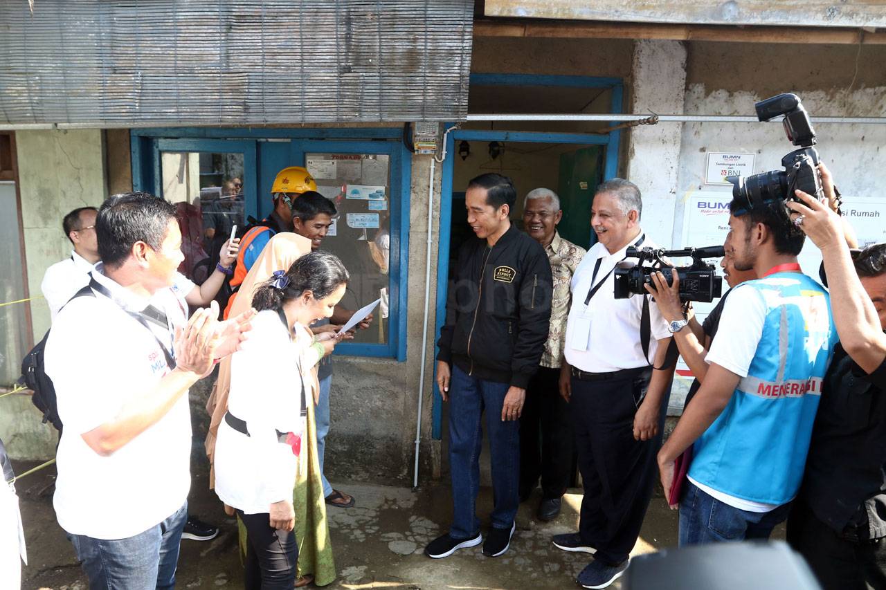 Jokowi Hadiri Penyambungan...