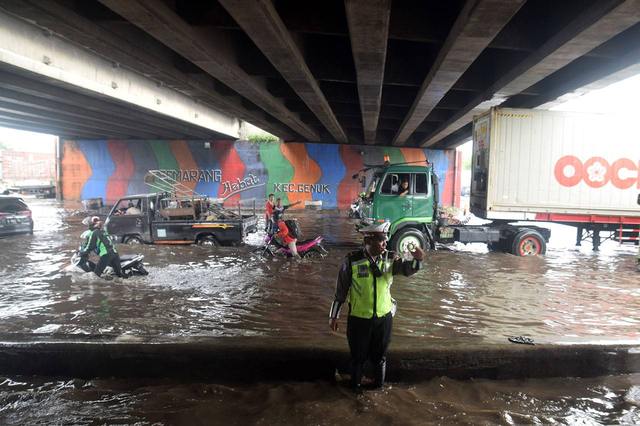 Banjir dan Rob Rendam...