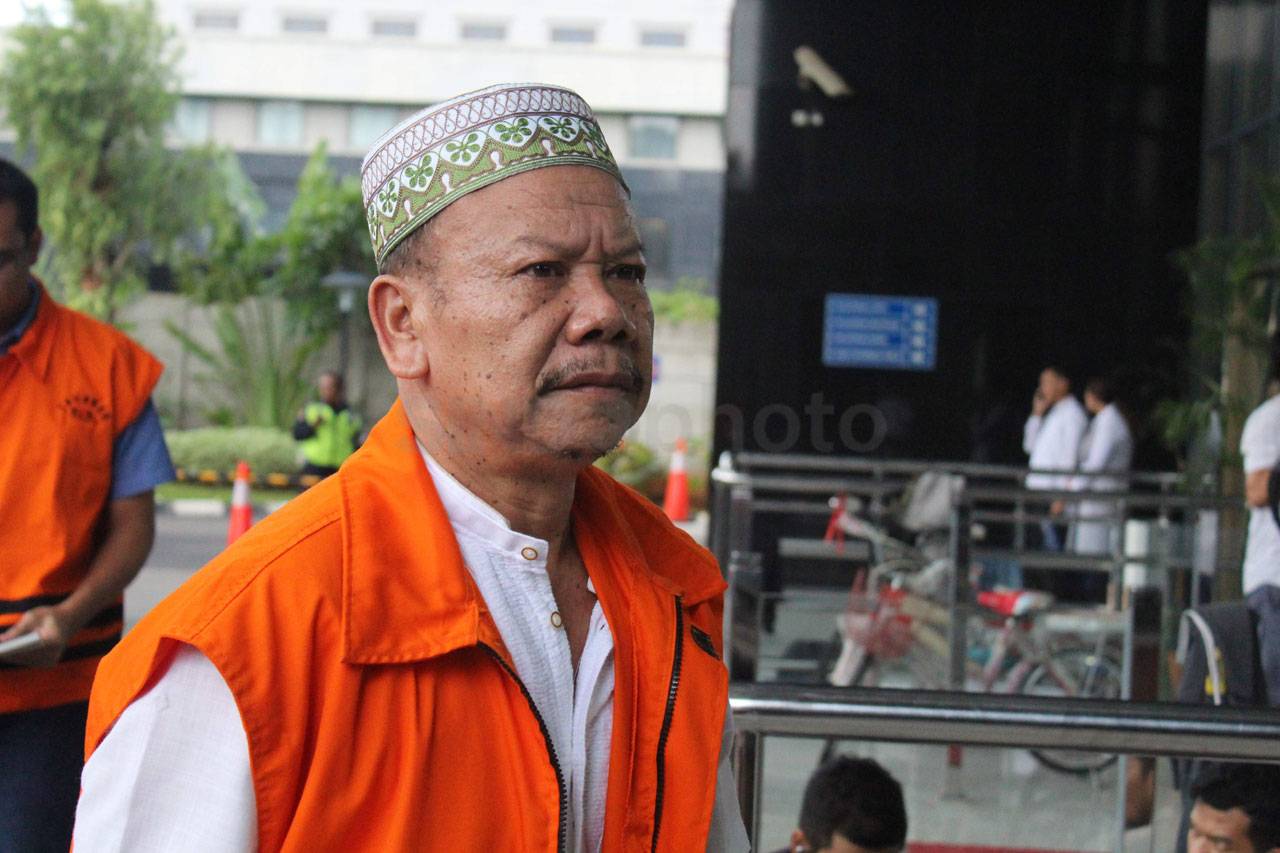 KPK Periksa Orang Kepercayaan...