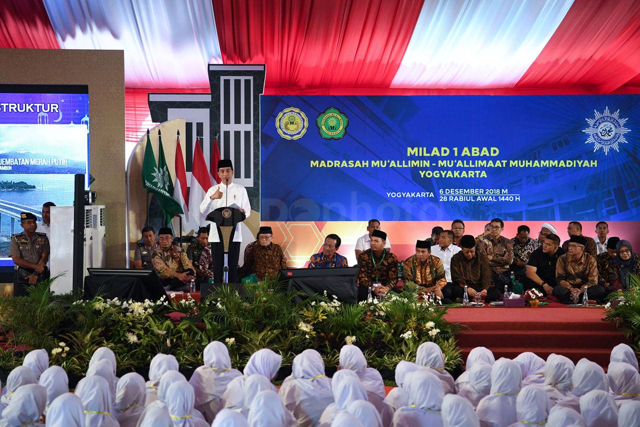 Presiden Jokowi Hadiri...