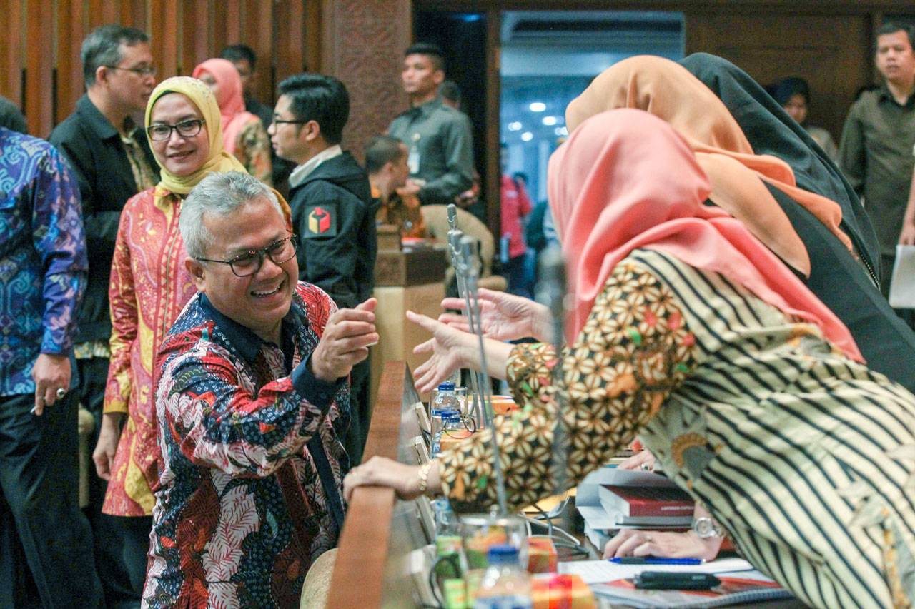 Komisi II DPR Gelar...
