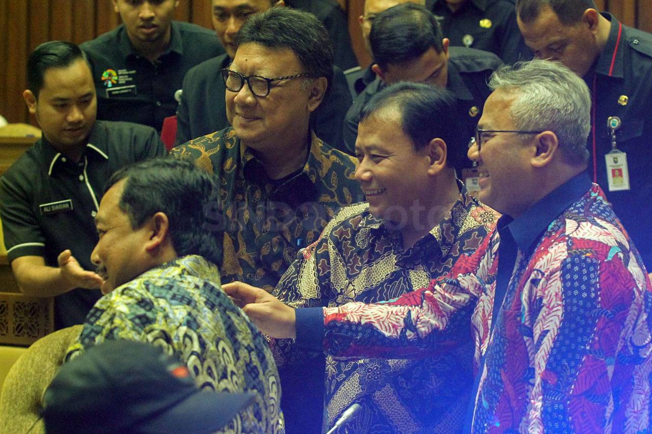 Komisi II DPR Gelar...
