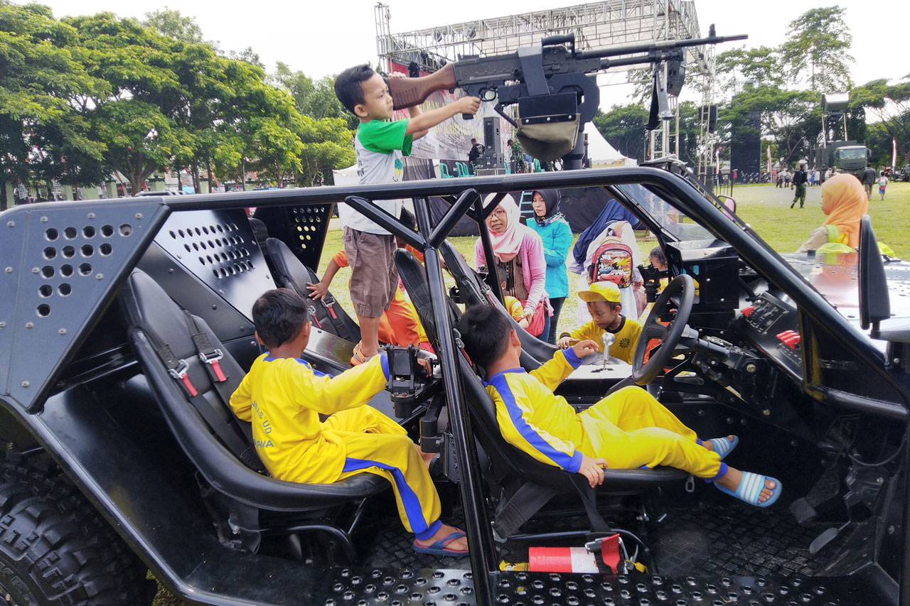 Pameran Alutsista Meriahkan...