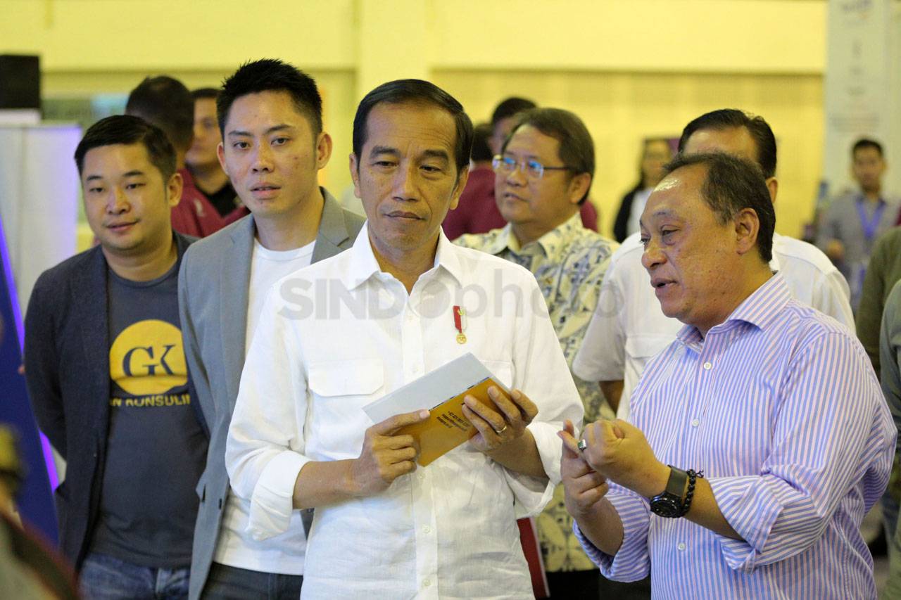 Presiden Jokowi Hadiri...