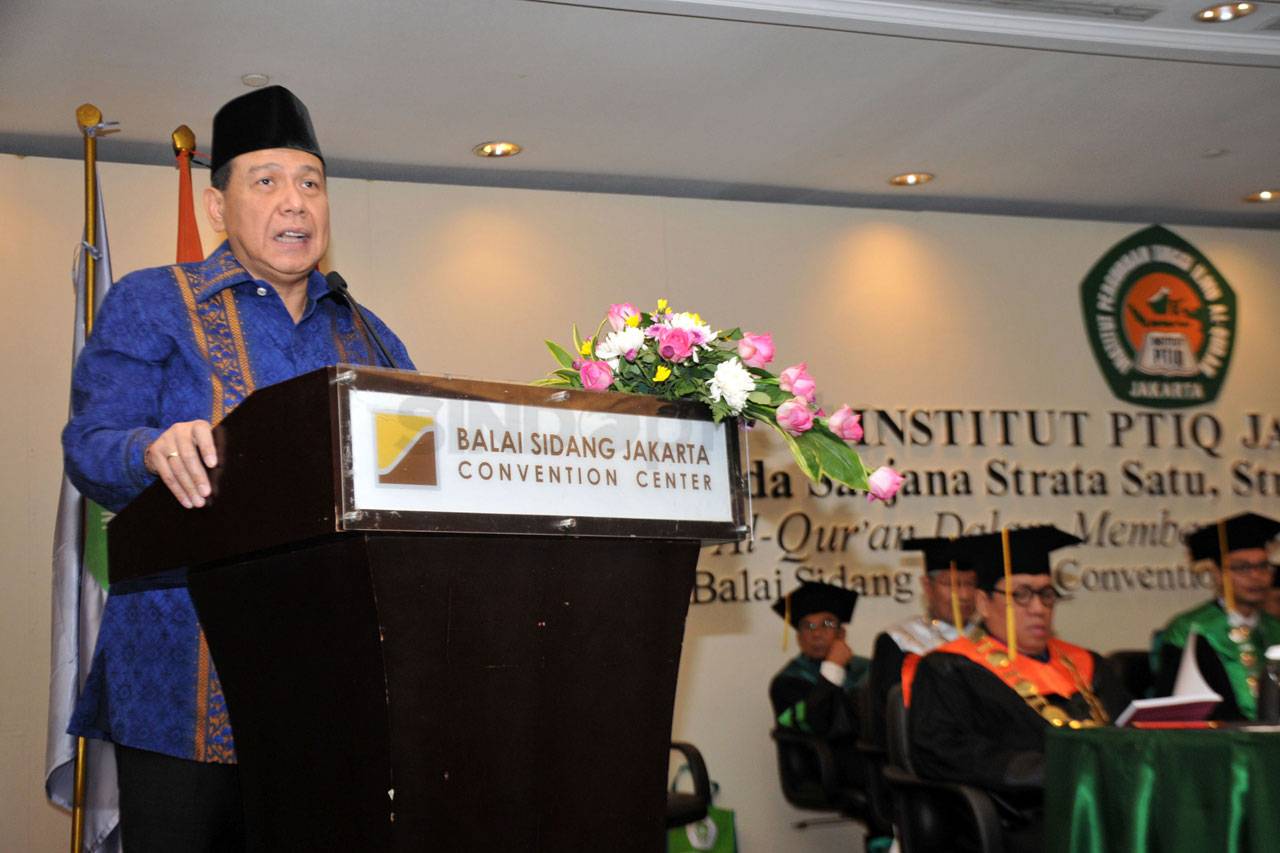 Institut PTIQ Gelar...