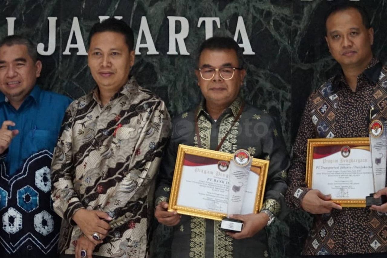 Bank DKI Raih Penghargaan...