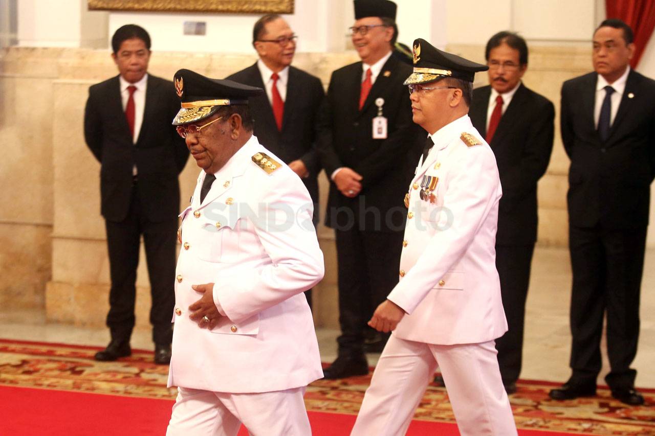 Presiden Jokowi Lantik...