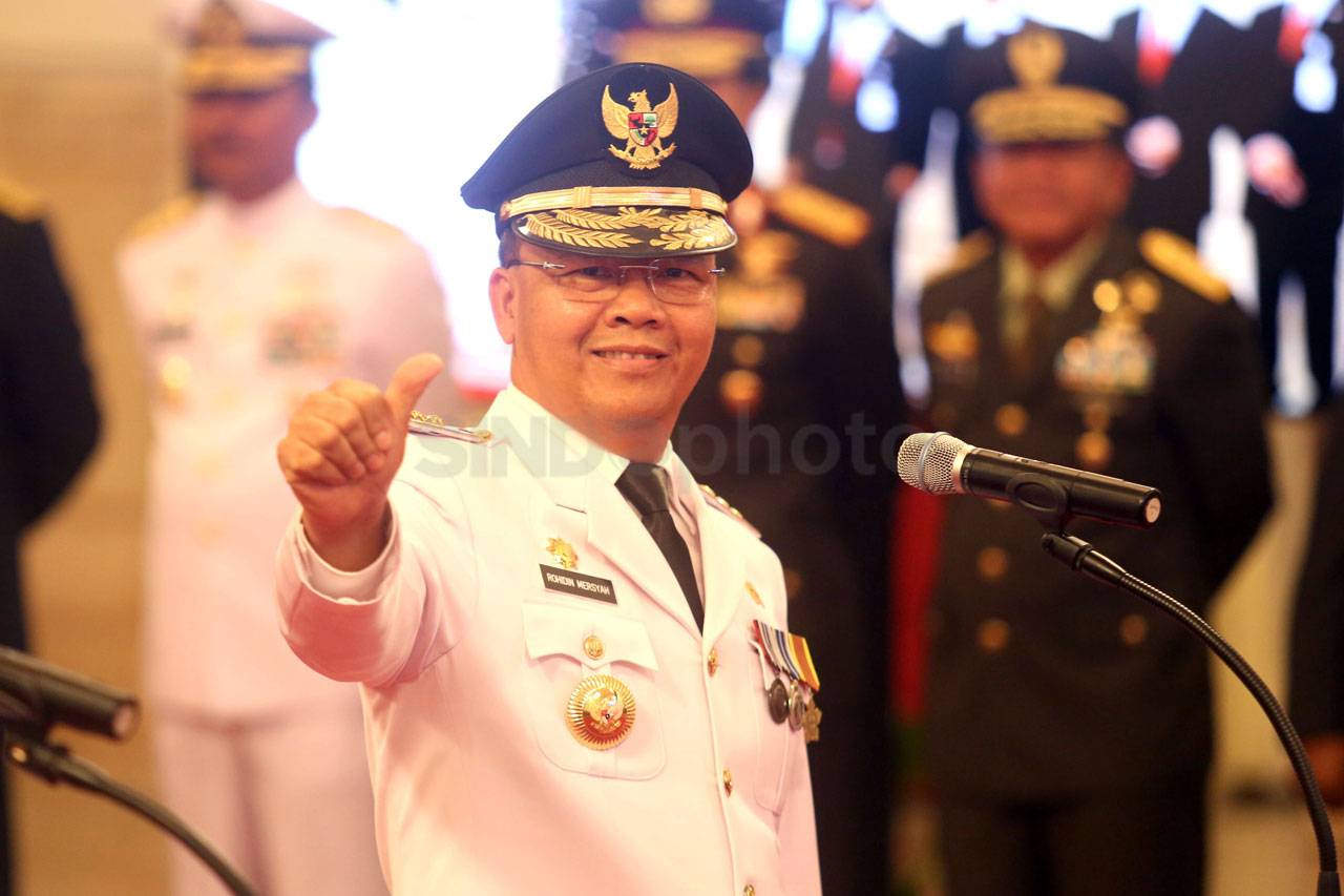 Presiden Jokowi Lantik...