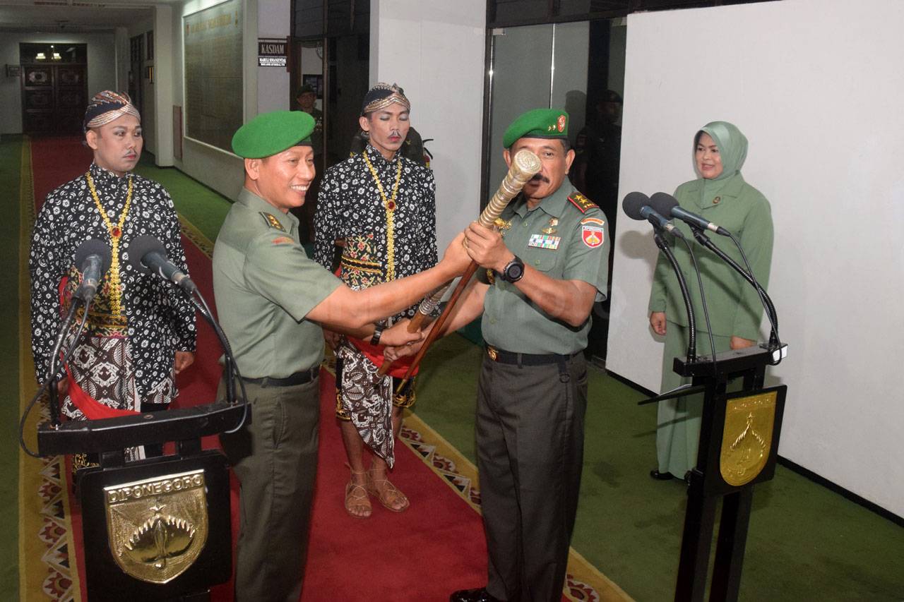 Mayjen TNI Mochamad...