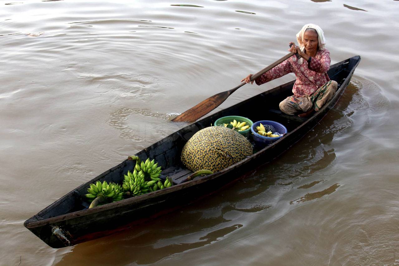 Meriahnya Pasar Terapung...
