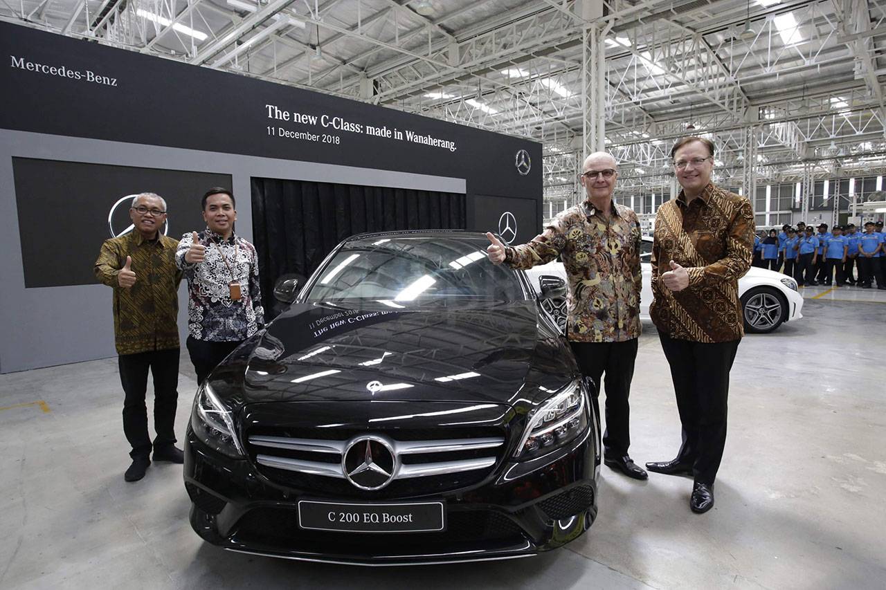 Mercedes Benz The New...
