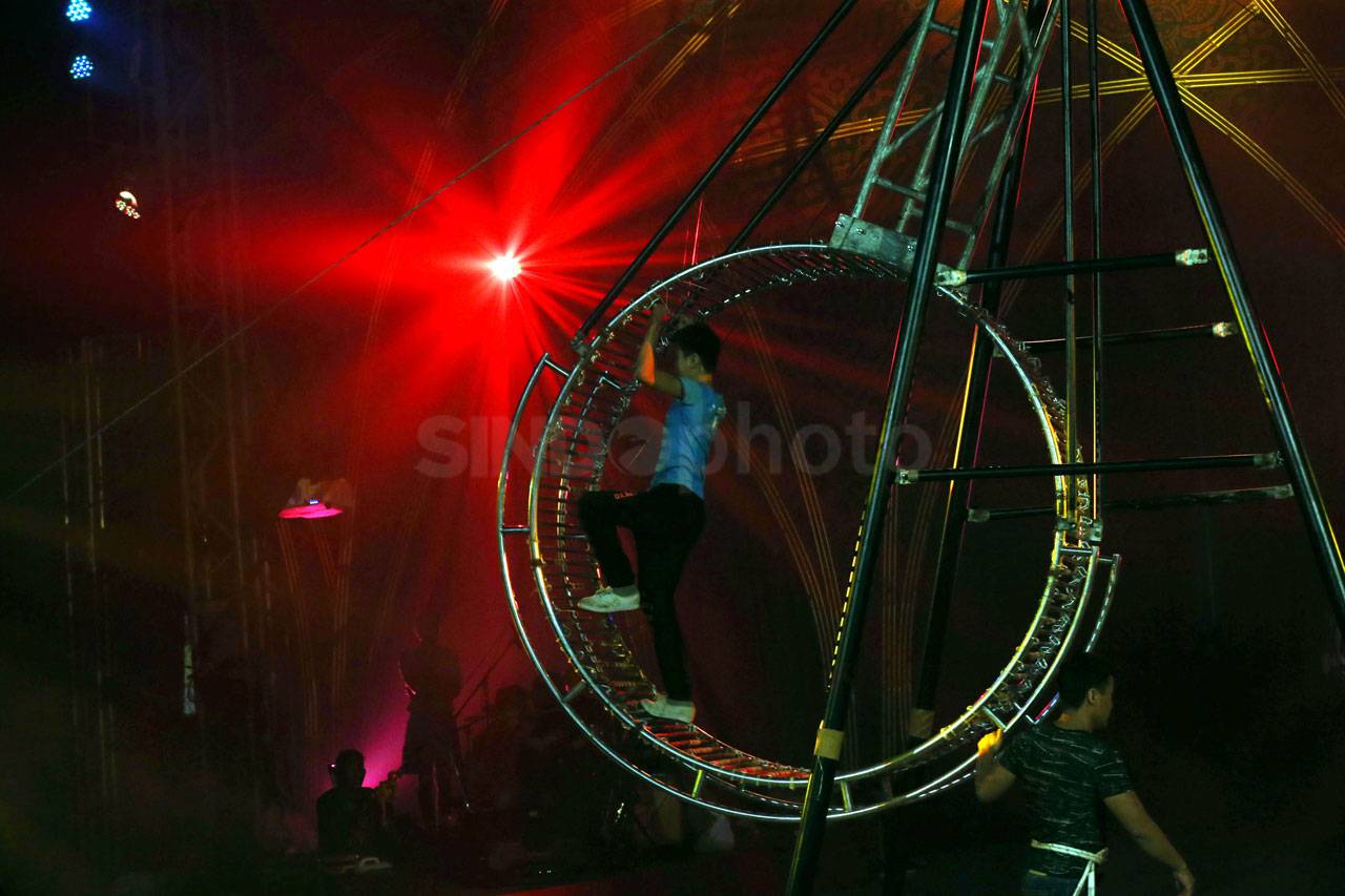 Oriental Circus Indonesia...