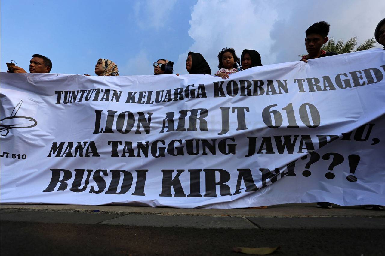 Aksi Keluarga Korban...